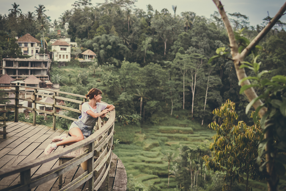 girl looking over deck 1000 w